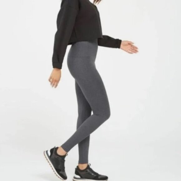 Spanx Look At Me Now Seamless Leggings Heather Charcoal Gray size Medium - Picture 1 of 9